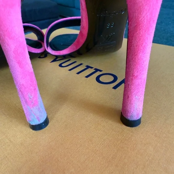 Louis Vuitton Hot Pink Suede Heels authentic - Picture 3 of 7